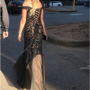 super nice black prom dress. very good quality, i bought it for $650. worn once